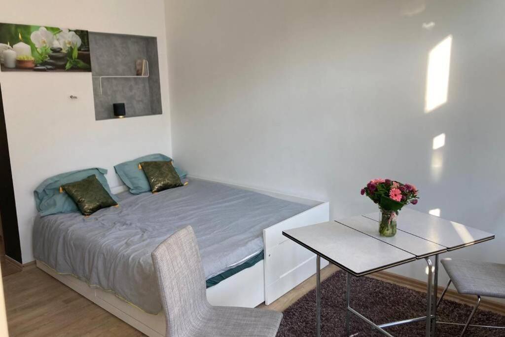 Magnifique Studio Au 2Eme Etage, A Proximite De La Gare Du Midi! Bryssel Exteriör bild