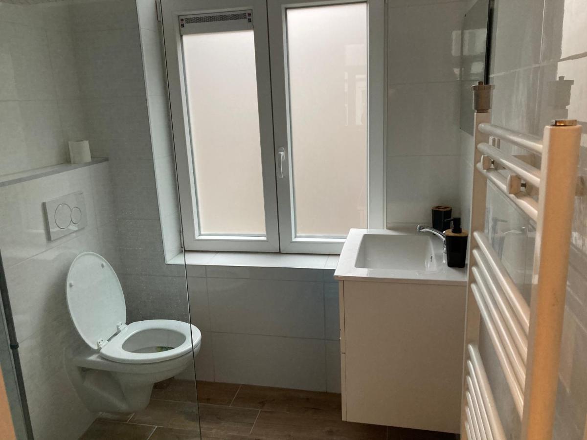 Magnifique Studio Au 2Eme Etage, A Proximite De La Gare Du Midi! Bryssel Exteriör bild